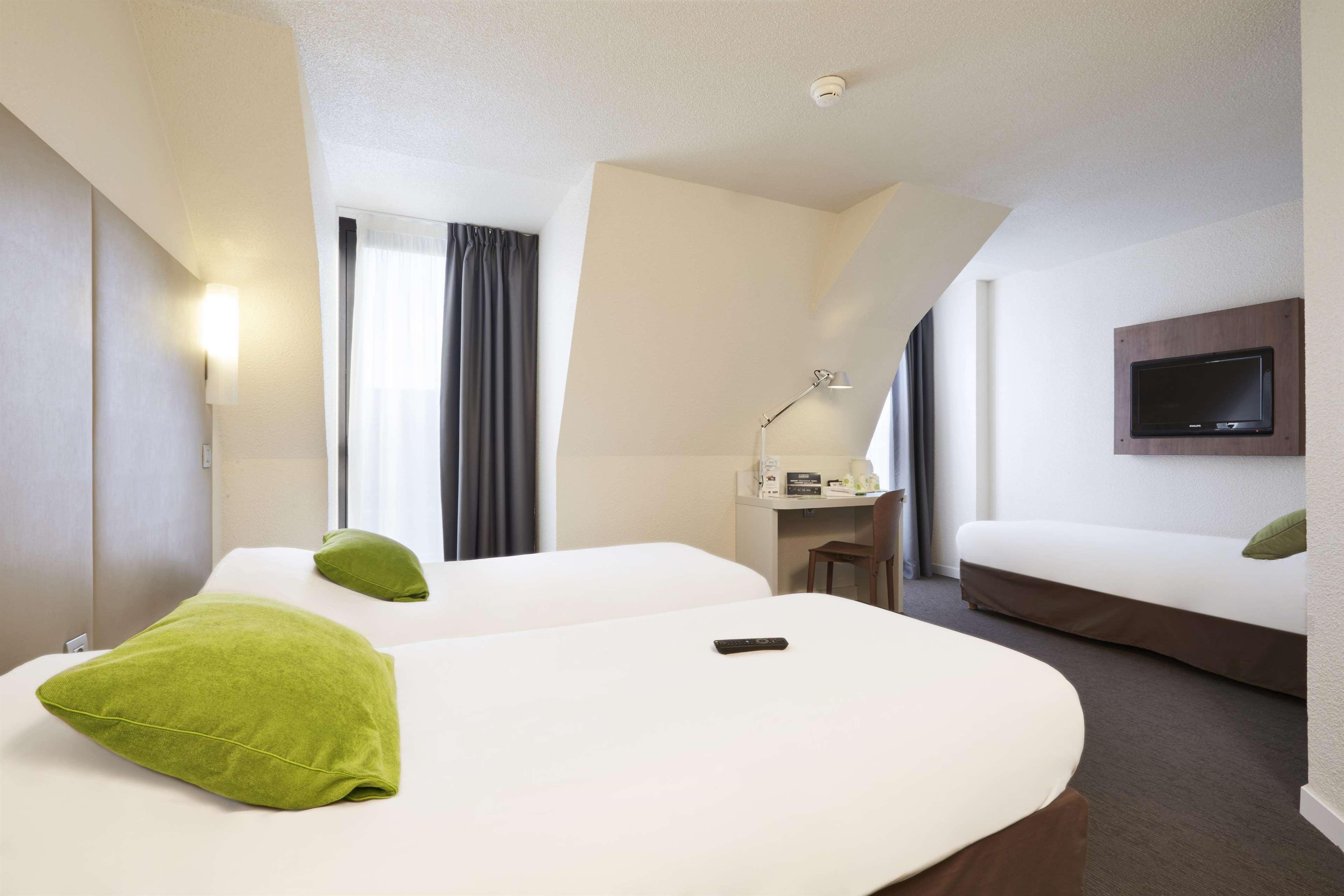 Campanile Lyon Centre - Berges Du Rhone Hotel Exterior photo